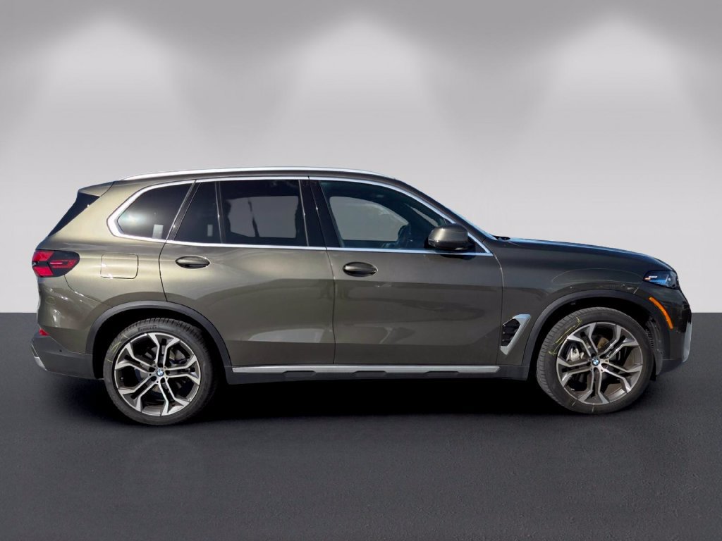 Certified 2025 BMW X5 sDrive40i w/ Climate Comfort Package RWD image 3