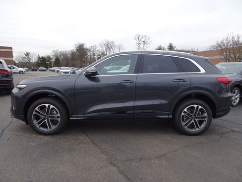 New 2025 Audi Q5 Premium Plus image 2