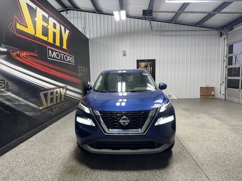 Used 2023 Nissan Rogue SV AWD/4WD image 16