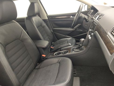 Used 2015 Volkswagen Passat 1.8T SEL Premium FWD image 21