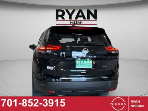 New 2026 Nissan Rogue SV w/ Cold Weather Package AWD/4WD image 4