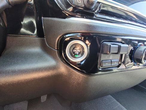 Used 2022 Chevrolet Silverado 1500 RST AWD/4WD image 16