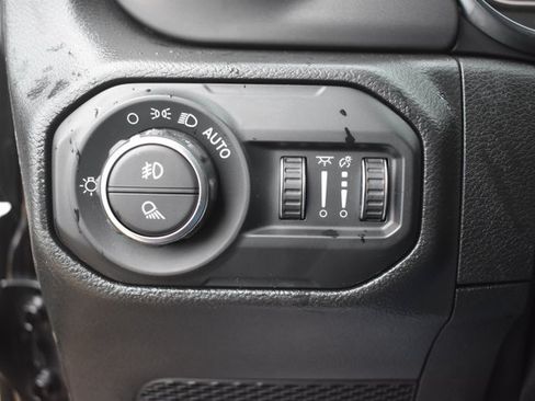 Used 2021 Jeep Gladiator Sport AWD/4WD image 27