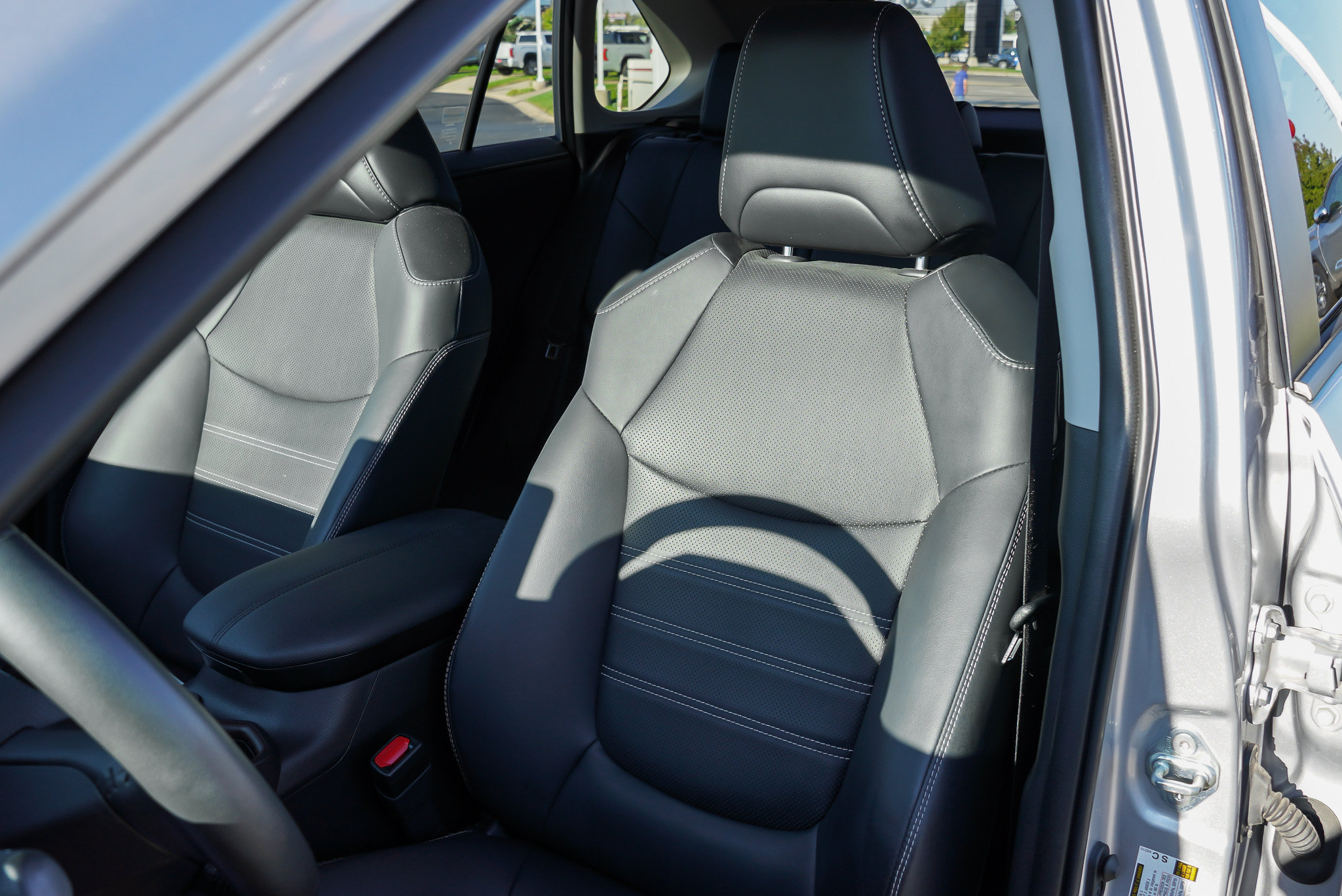 Certified 2023 Toyota RAV4 Limited AWD/4WD image 17