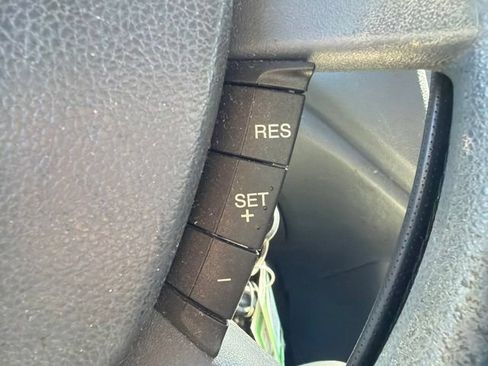 Used 2010 Ford Transit Connect XLT FWD image 25