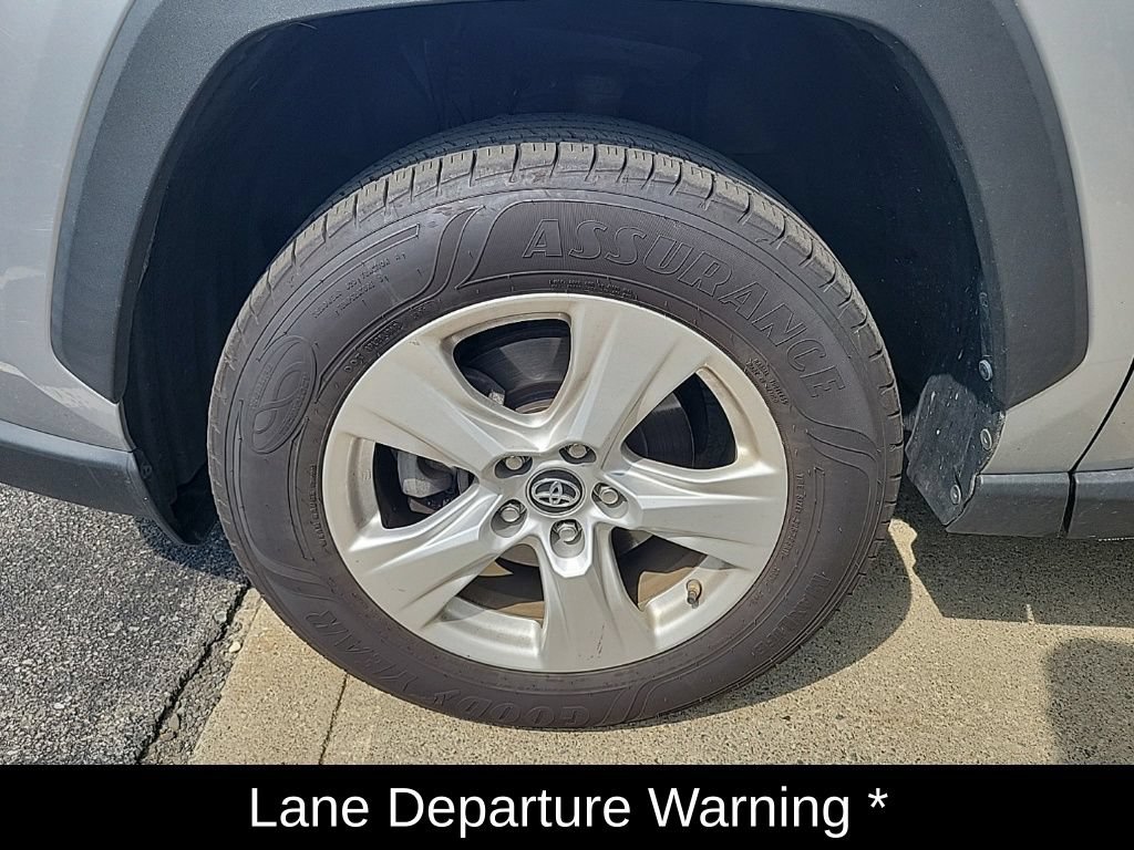 Used 2019 Toyota RAV4 XLE w/ Convenience Package AWD/4WD image 12