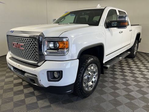 Used 2015 GMC Sierra 2500 Denali w/ Duramax Plus Package AWD/4WD image 1