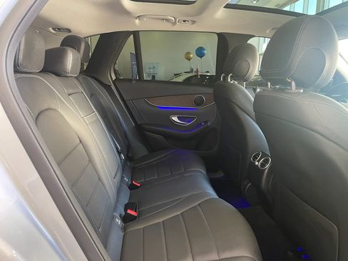 Used 2021 Mercedes-Benz GLC 300 4MATIC image 23