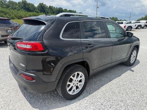 Used 2015 Jeep Cherokee Latitude w/ Cold Weather Group AWD/4WD image 3