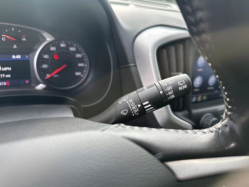 Used 2022 GMC Terrain SLT w/ Infotainment Package II image 32