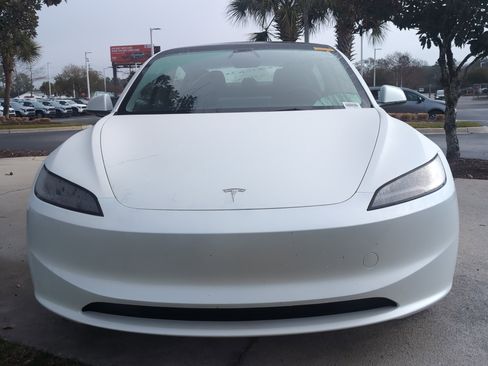 Used 2025 Tesla Model 3 Long Range image 3