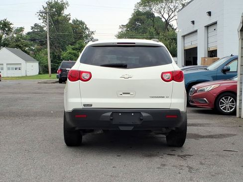 Used 2012 Chevrolet Traverse LT FWD image 4