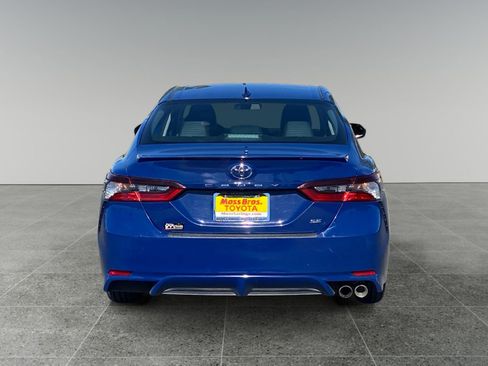 Used 2024 Toyota Camry SE image 4