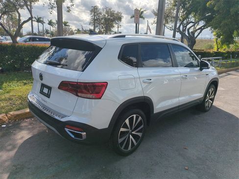 Used 2023 Volkswagen Taos SE image 5