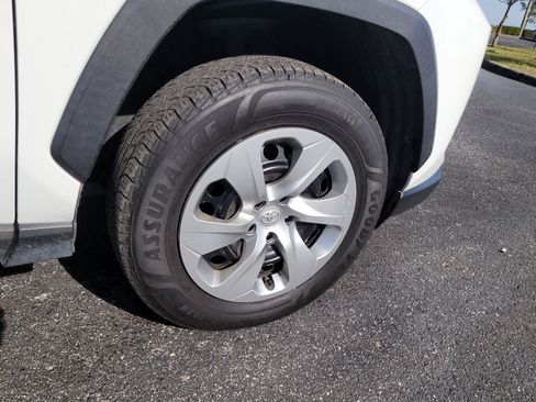 Certified 2022 Toyota RAV4 LE image 10