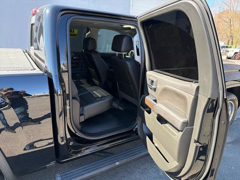 Used 2017 GMC Sierra 1500 Denali w/ Denali Ultimate Package AWD/4WD image 10