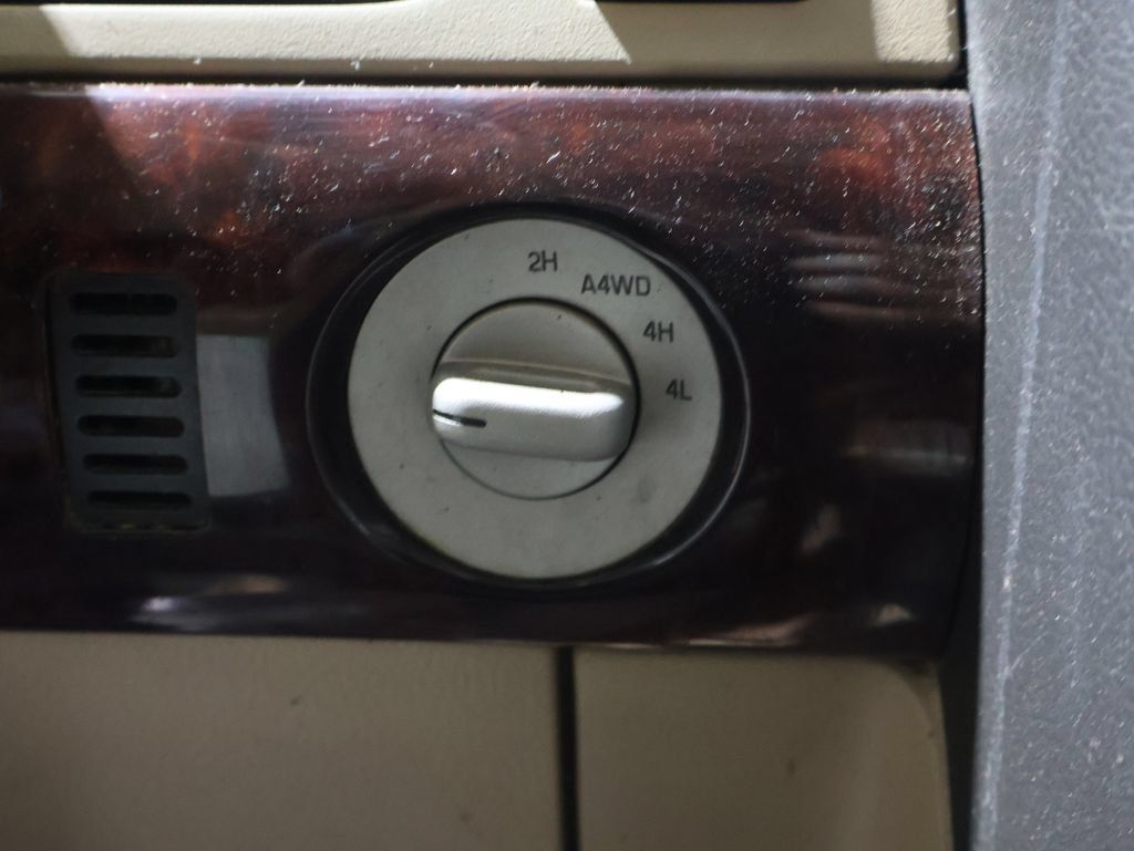 Used 2006 Lincoln Navigator Luxury AWD/4WD image 29