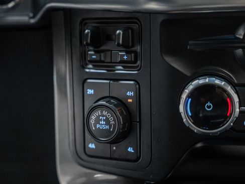 Certified 2023 Ford F150 Lariat w/ Equipment Group 502A High image 34