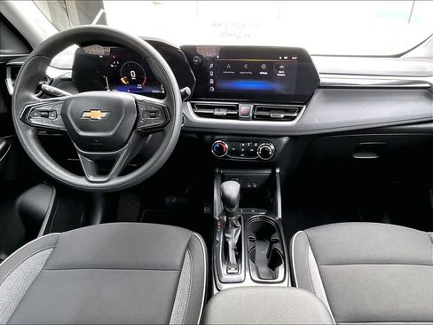 Used 2024 Chevrolet TrailBlazer LS FWD image 22