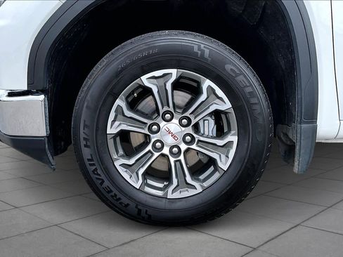 Used 2025 GMC Sierra 1500 SLT image 10