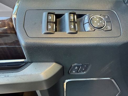 Used 2016 Ford F150 Platinum w/ Equipment Group 701A Luxury RWD image 2