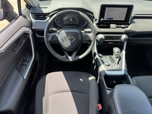 Used 2024 Toyota RAV4 LE AWD/4WD image 25