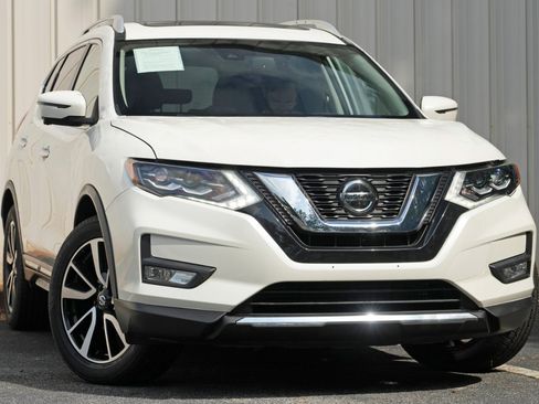 Used 2018 Nissan Rogue SL w/ Premium Package AWD/4WD image 2