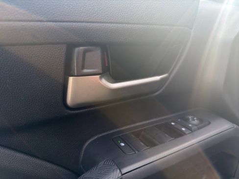 Used 2024 Toyota Tacoma TRD Off-Road image 10