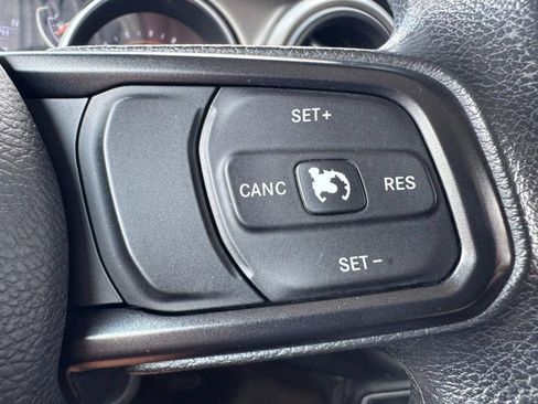 Used 2018 Jeep Wrangler Sport AWD/4WD image 15