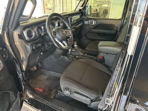 Used 2021 Jeep Wrangler Unlimited Sahara w/ Uconnect 4C Nav & Sound Group AWD/4WD image 7