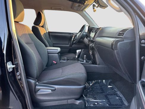 Used 2022 Toyota 4Runner TRD Off-Road image 28