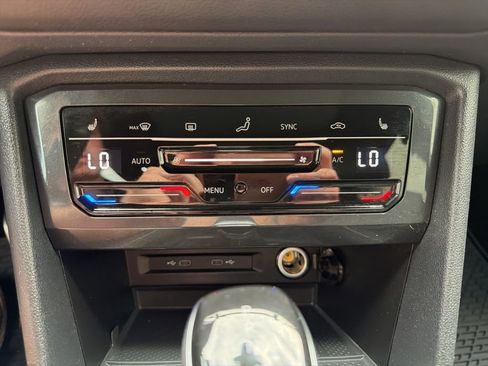Certified 2024 Volkswagen Tiguan SE R-Line FWD image 25