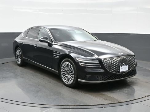 Certified 2023 Genesis G80 image 8
