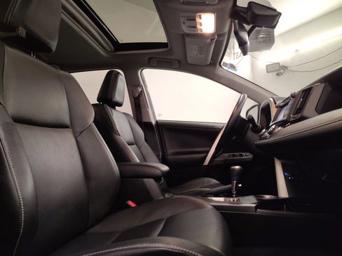 Used 2015 Toyota RAV4 Limited image 30