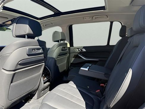 Used 2020 BMW X7 xDrive40i w/ Executive Package image 20