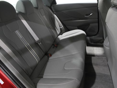 Used 2024 Hyundai Elantra SEL image 17