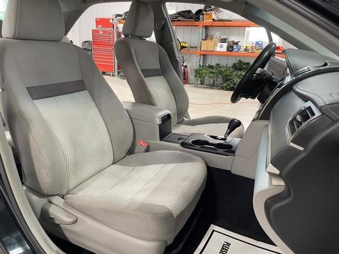Used 2014 Toyota Camry LE FWD image 21