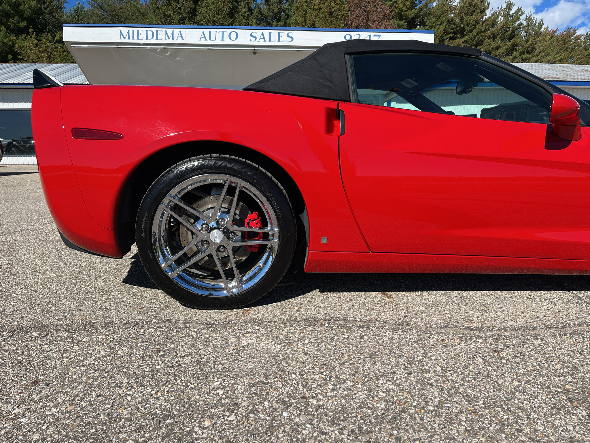 Used 2007 Chevrolet Corvette Convertible w/ Preferred Equipment Group RWD image 6