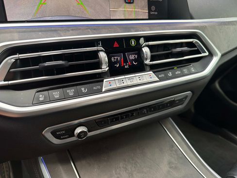 Used 2022 BMW X5 xDrive40i w/ M Sport Package AWD/4WD image 40