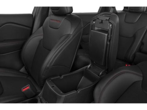 Used 2019 Jeep Cherokee Trailhawk image 14