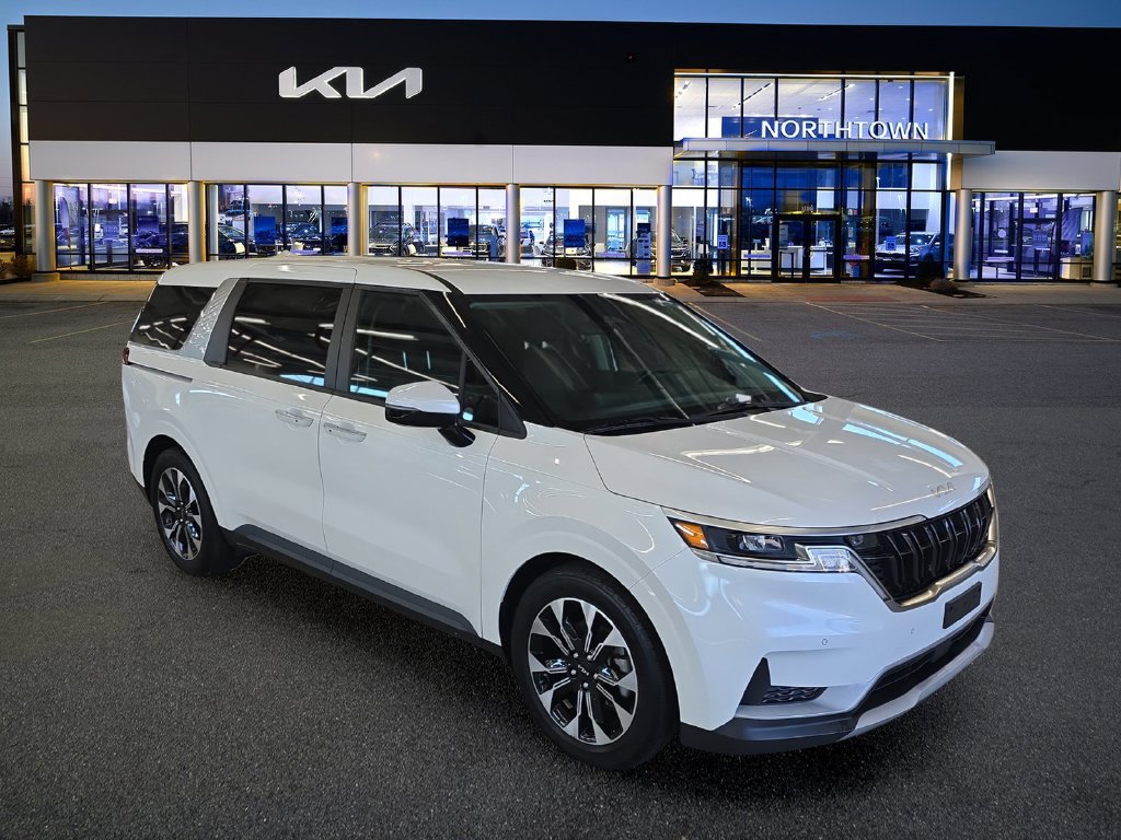 Certified 2023 Kia Carnival EX FWD image 9