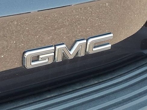 Used 2025 GMC Yukon XL Denali Ultimate AWD/4WD image 28