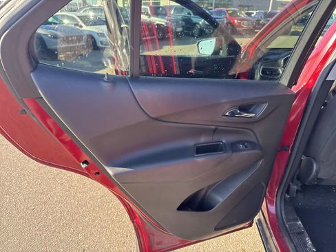 Used 2020 Chevrolet Equinox LT image 16