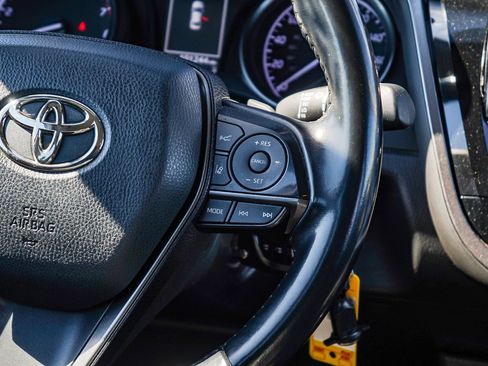 Used 2021 Toyota Camry SE w/ Carpet Mat Package (TMS) FWD image 18