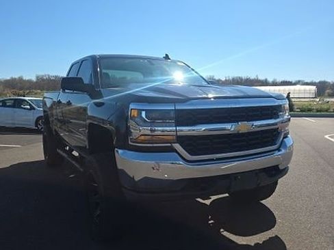 Used 2018 Chevrolet Silverado 1500 LT image 3