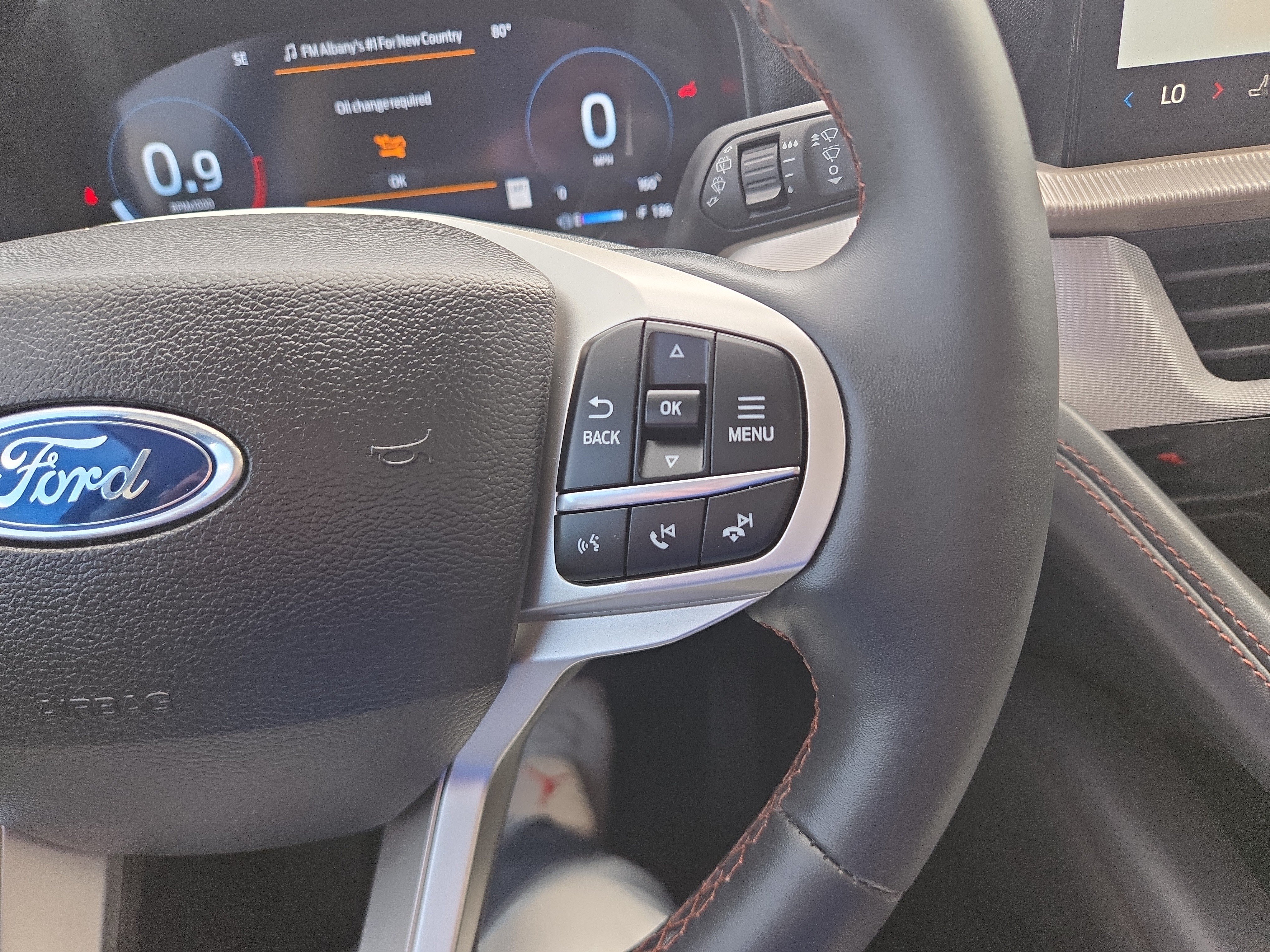 Used 2025 Ford Explorer Active RWD image 13