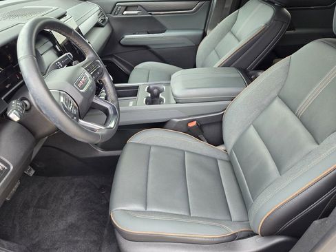 Used 2024 GMC Acadia AT4 w/ Luxury Package AWD/4WD image 11