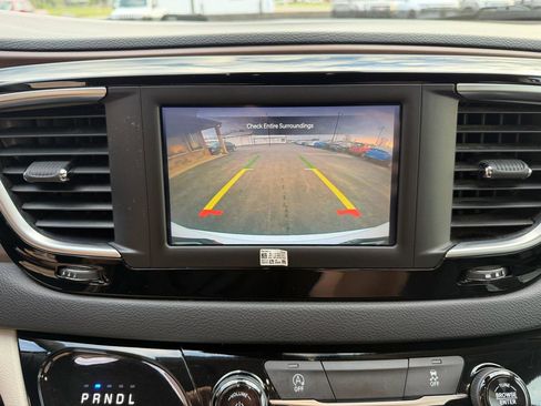 Used 2024 Chrysler Voyager LX image 30