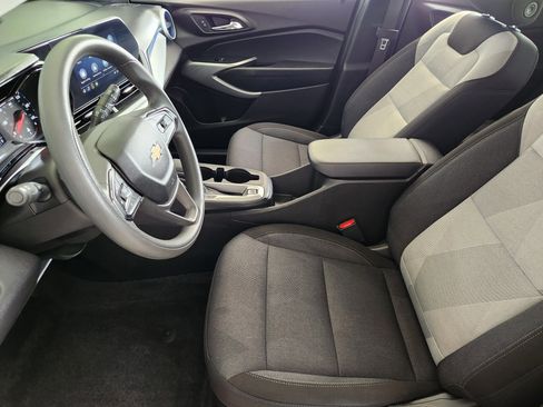 Certified 2025 Chevrolet Trax LS image 14