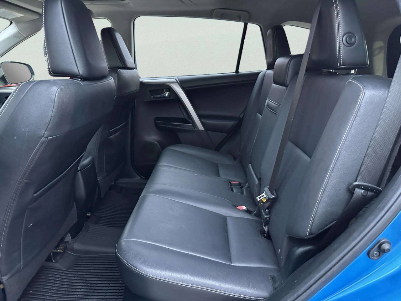 Used 2018 Toyota RAV4 Limited AWD/4WD image 11